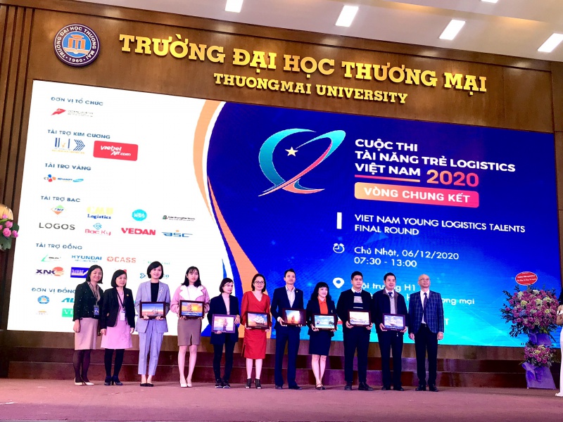 8e7c553d81f070ae29e1_800_01