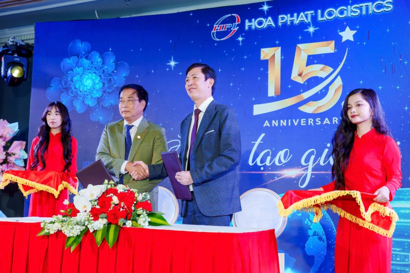 vinacontrol_va_hoa_phat_logistics_thoa_thuan_hop_tac_ve_esg_800