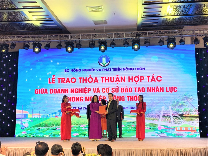 z4581434894505_7f6eabc1525663b90a1a042ac0dc030b_800_01