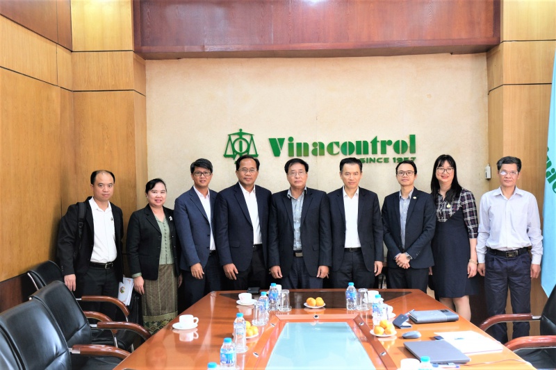 Đo&agrave;n Ch&iacute;nh phủ L&agrave;o đến thăm v&agrave; l&agrave;m việc tại Vinacontrol; 	The Lao People's Democratic Republic delegation visited and worked at Vinacontrol